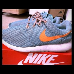 Women Mint Nike Free Run Sneakers size 7.5
